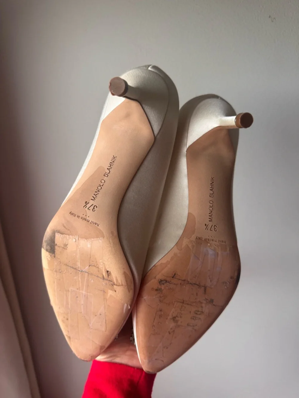 Manolo Blahnik Cream Satin pumps - Picture 5 of 13